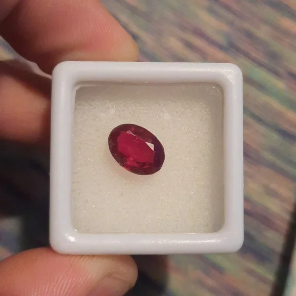 Real ruby gemstone - Picture 1 of 4